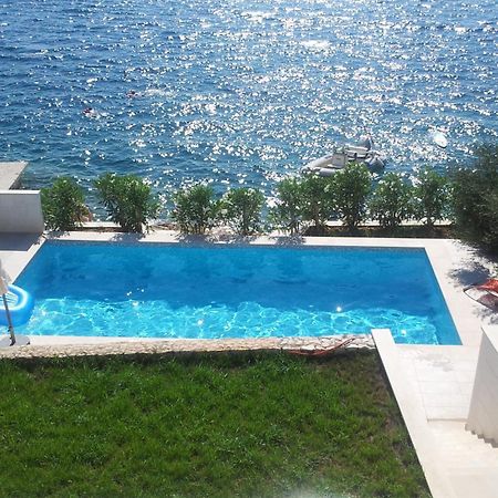 Apartments Niana With Heated Seawater Swimingpool Donji Okrug  Extérieur photo