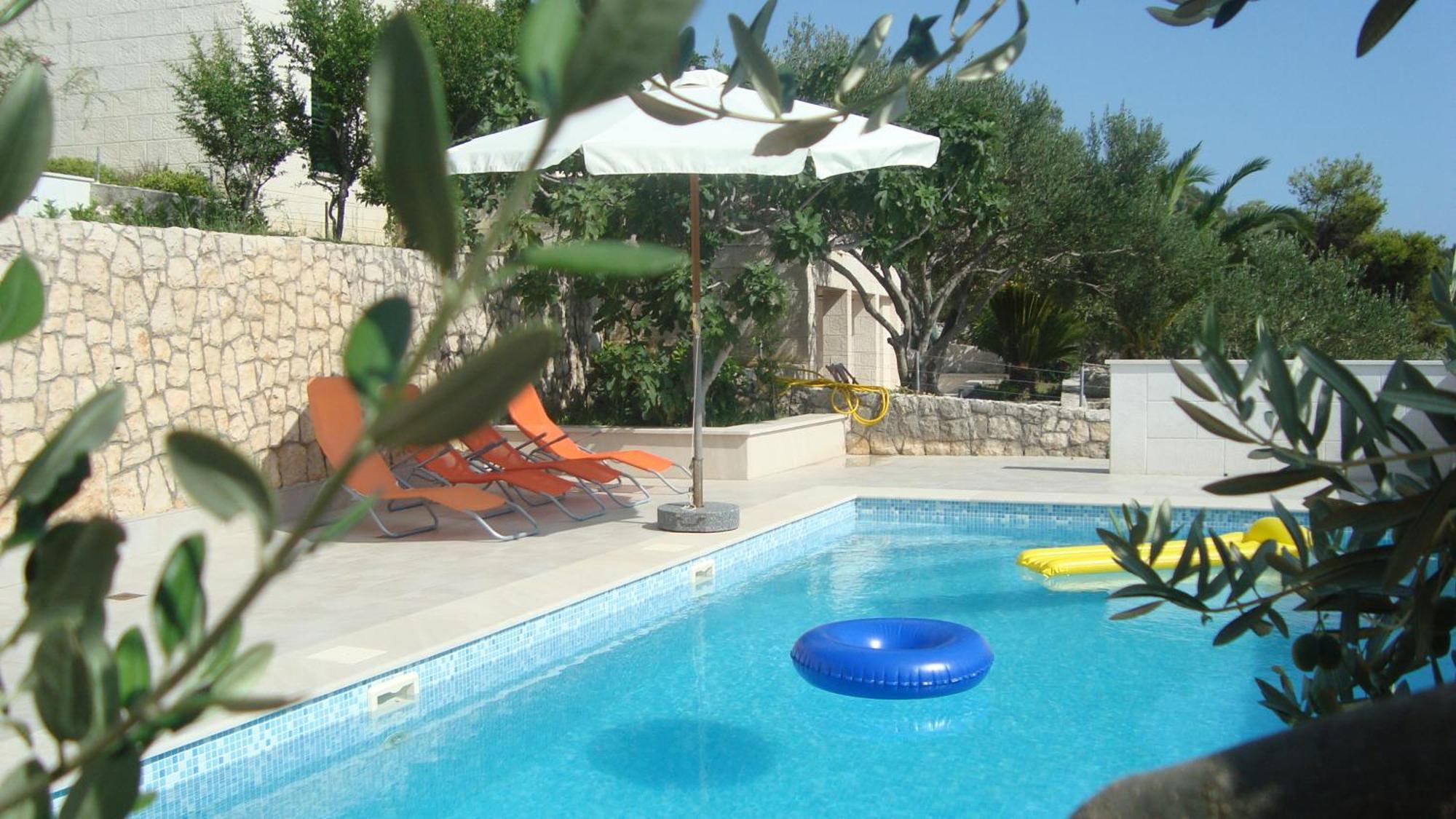 Apartments Niana With Heated Seawater Swimingpool Donji Okrug  Extérieur photo