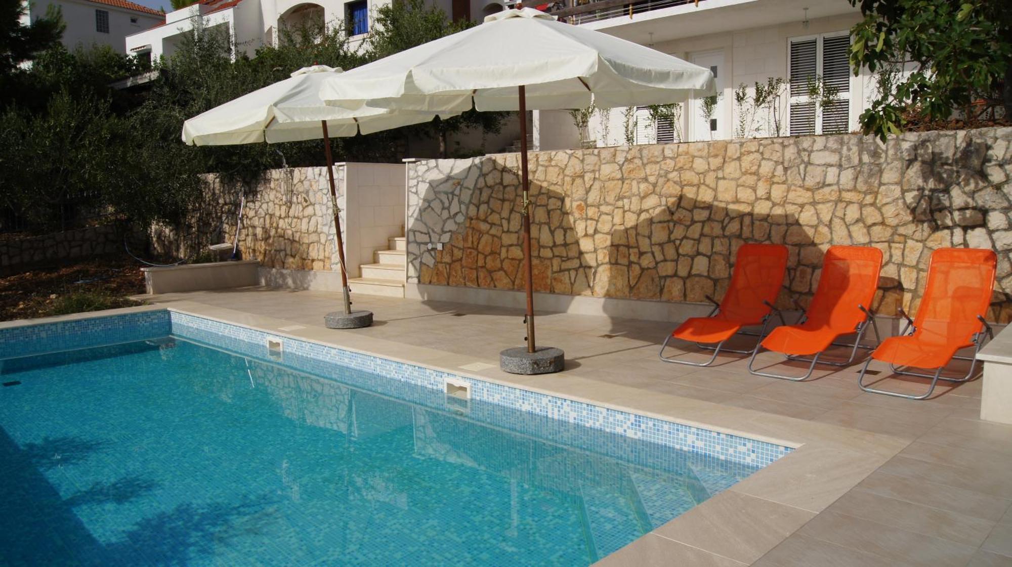 Apartments Niana With Heated Seawater Swimingpool Donji Okrug  Extérieur photo