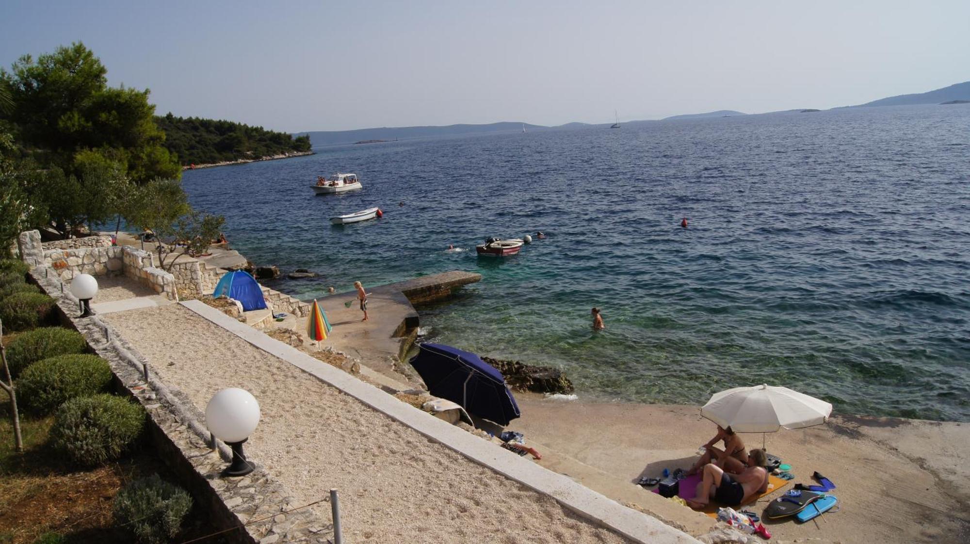 Apartments Niana With Heated Seawater Swimingpool Donji Okrug  Extérieur photo