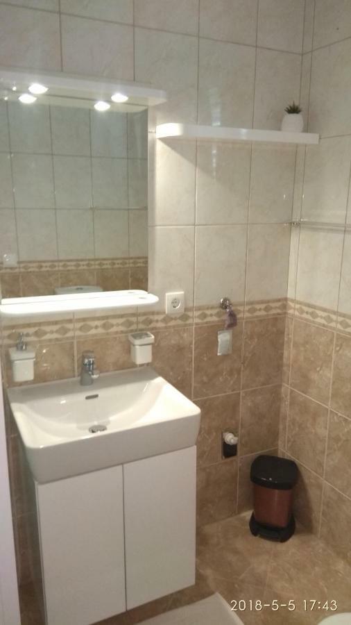 Apartments Niana With Heated Seawater Swimingpool Donji Okrug  Extérieur photo