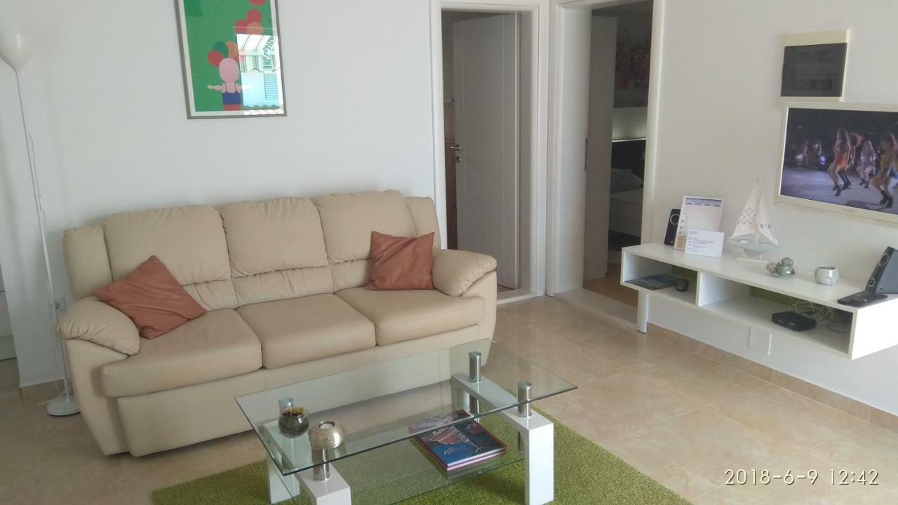 Apartments Niana With Heated Seawater Swimingpool Donji Okrug  Extérieur photo