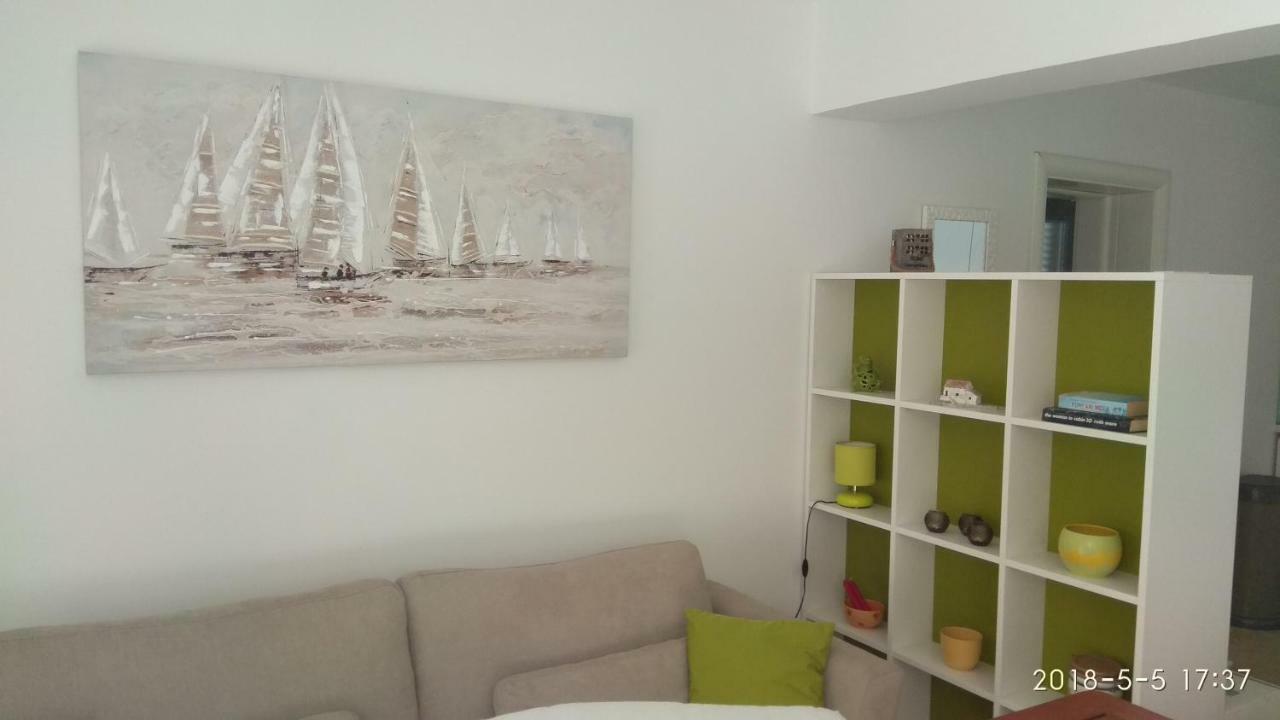 Apartments Niana With Heated Seawater Swimingpool Donji Okrug  Extérieur photo